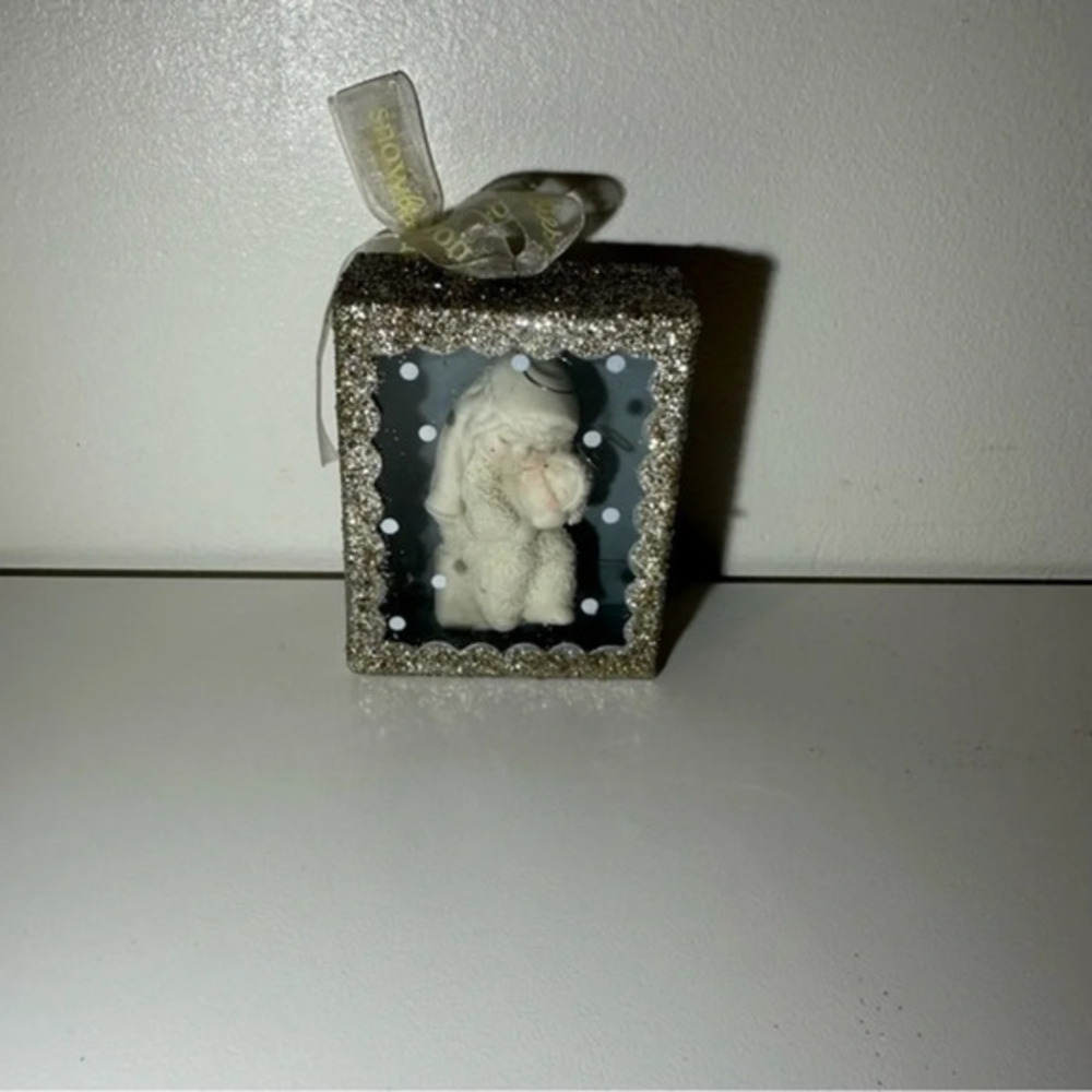 Department 56 Snowbabies Dream  Mary’s baby Shadow box ornament
